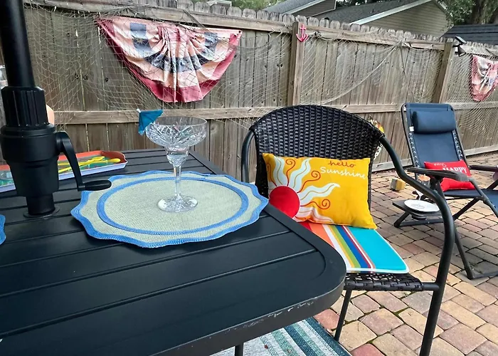 Jan's Oasis Family Retreat Pool Bar Games & Fun Holiday home *