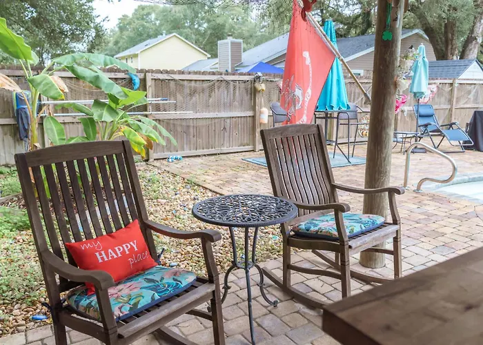 Jan's Oasis Family Retreat Pool Bar Games & Fun *
